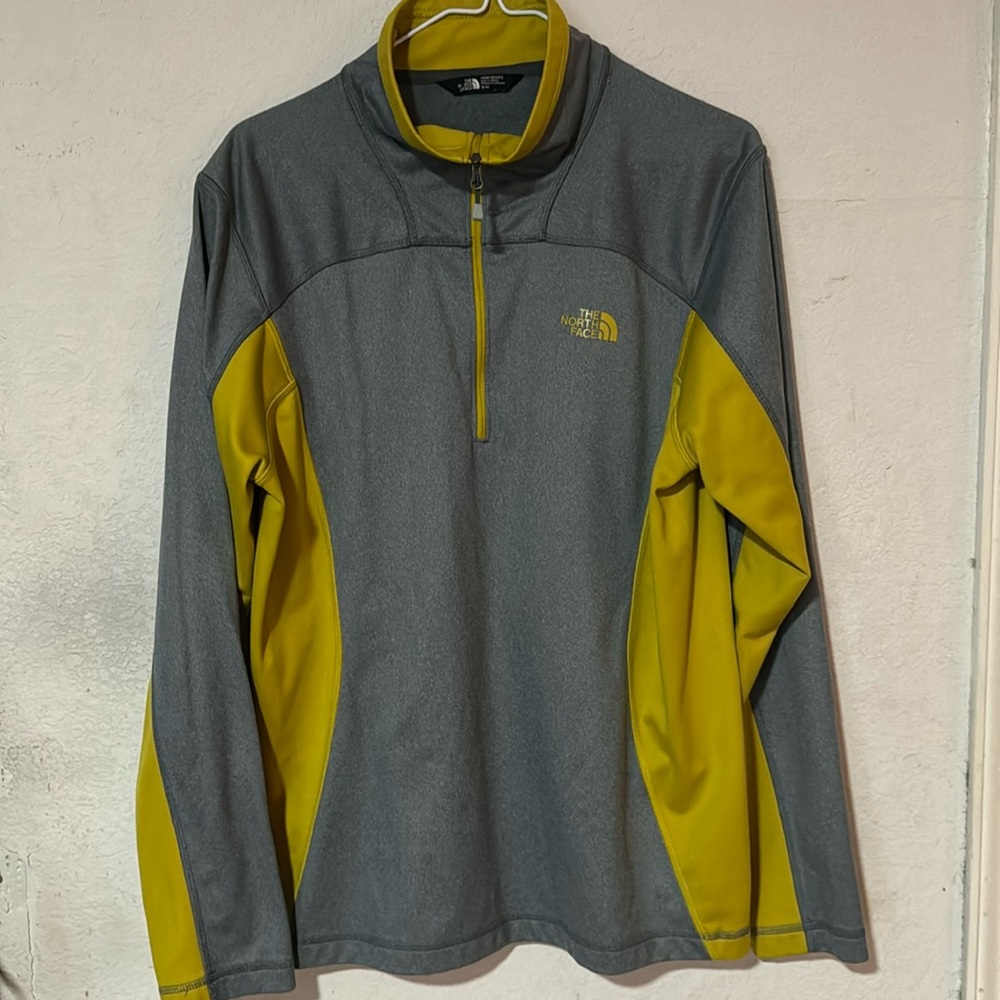 The North Face Men's 1/4 Zip Pullover. Gray and yellow